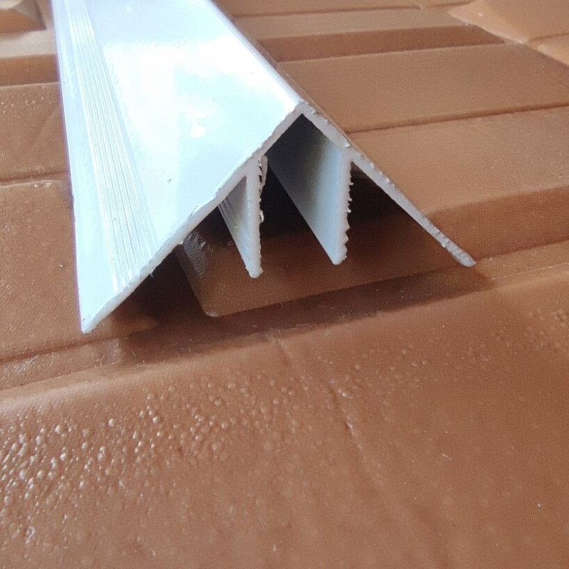 Профіль алюмінієвий подвійний куточок для сайдинга 25,7*33*6000мм (D) SW-00001725